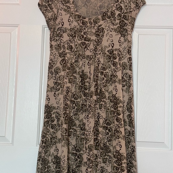 Tan floral dress Apt 9 flowing & flattering side Large - Picture 12 of 15